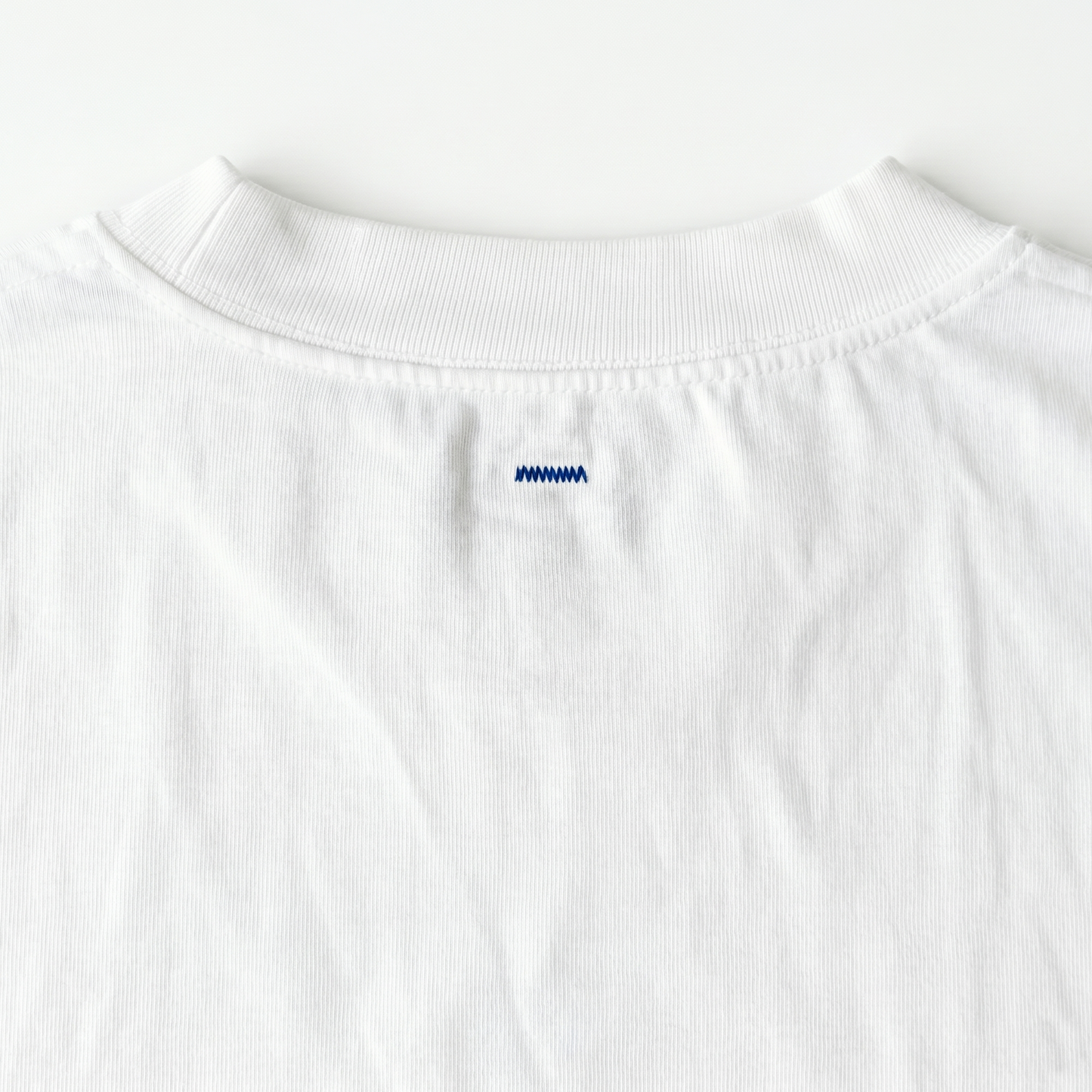 Core — Blanco Bordado