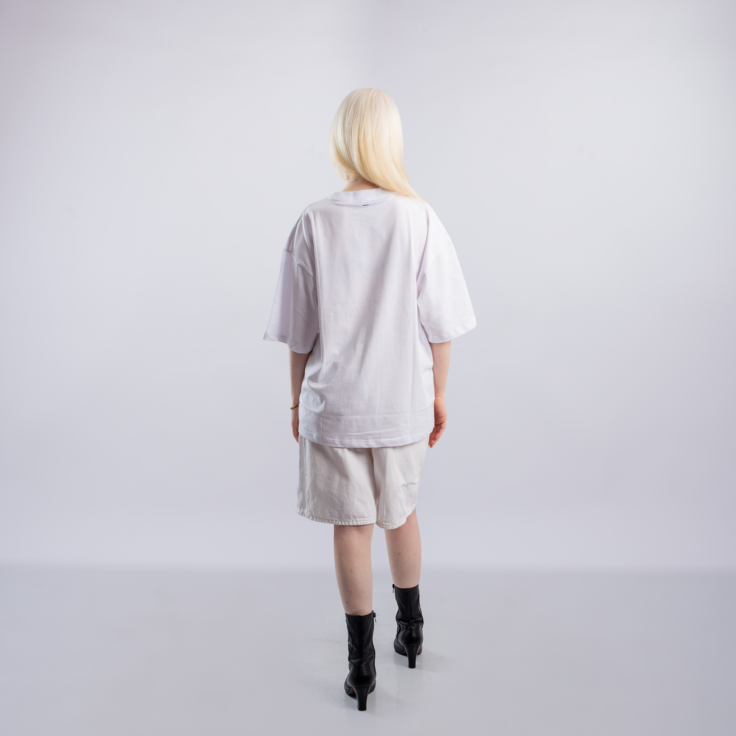 Core — Blanco Bordado