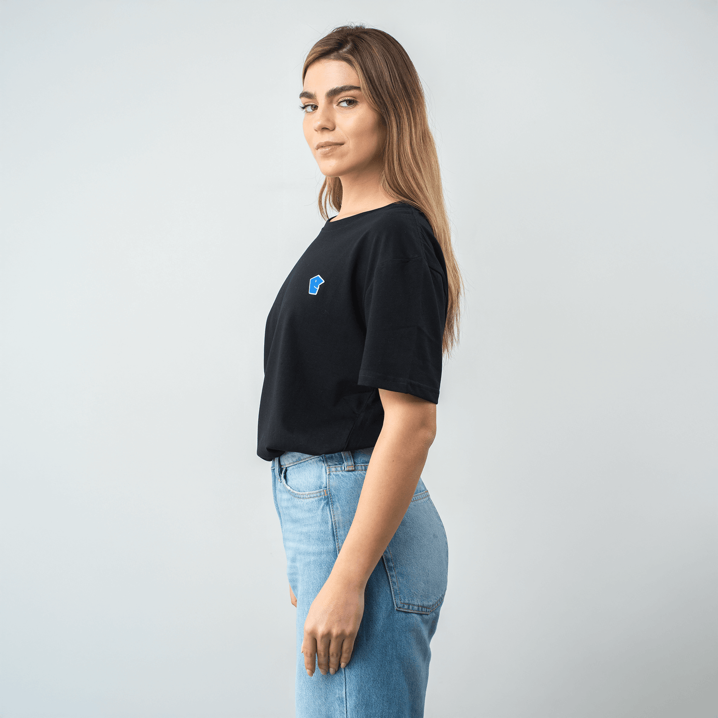 Camiseta Logo Bordado - Negro